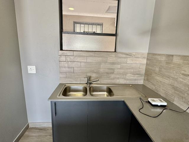 1 Bedroom Property for Sale in Kensington B Gauteng