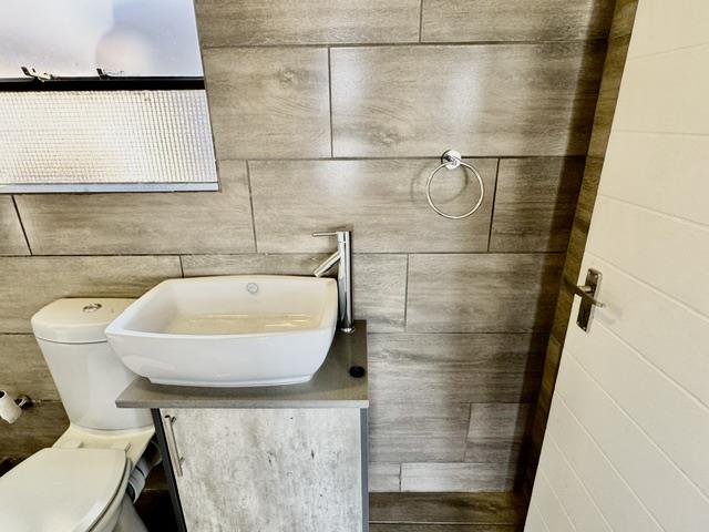 1 Bedroom Property for Sale in Kensington B Gauteng