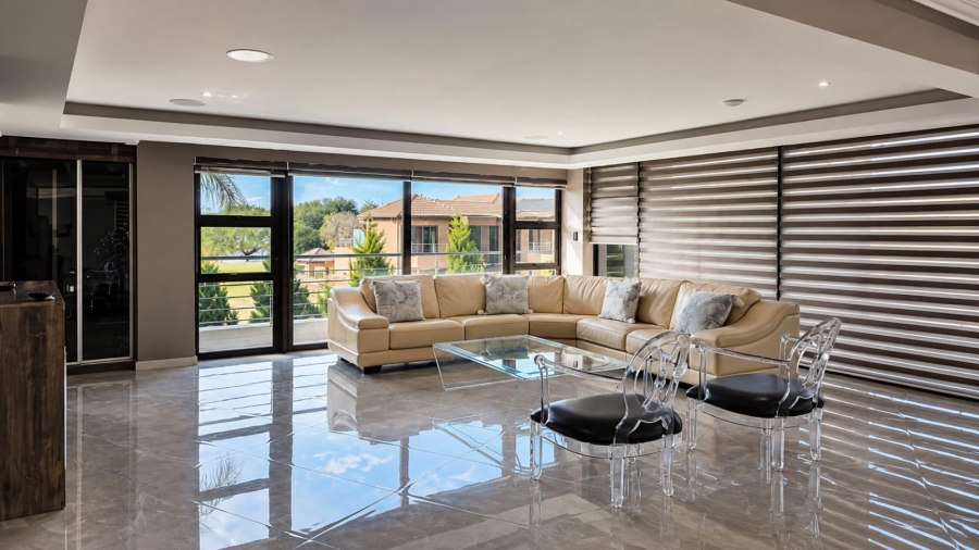 5 Bedroom Property for Sale in Blue Valley Golf Estate Gauteng