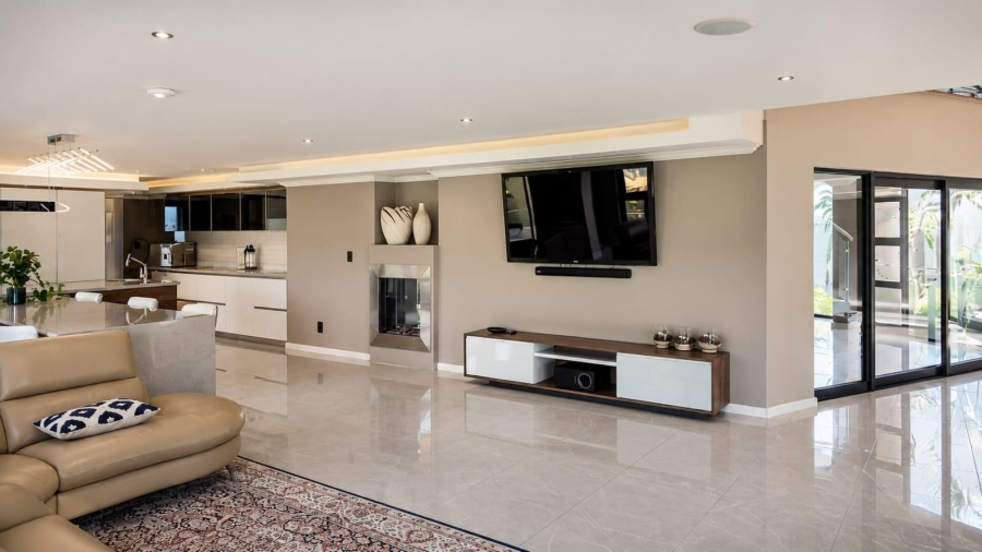 5 Bedroom Property for Sale in Blue Valley Golf Estate Gauteng