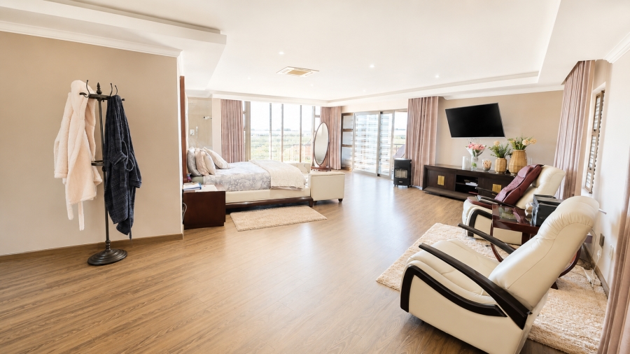 5 Bedroom Property for Sale in Blue Valley Golf Estate Gauteng