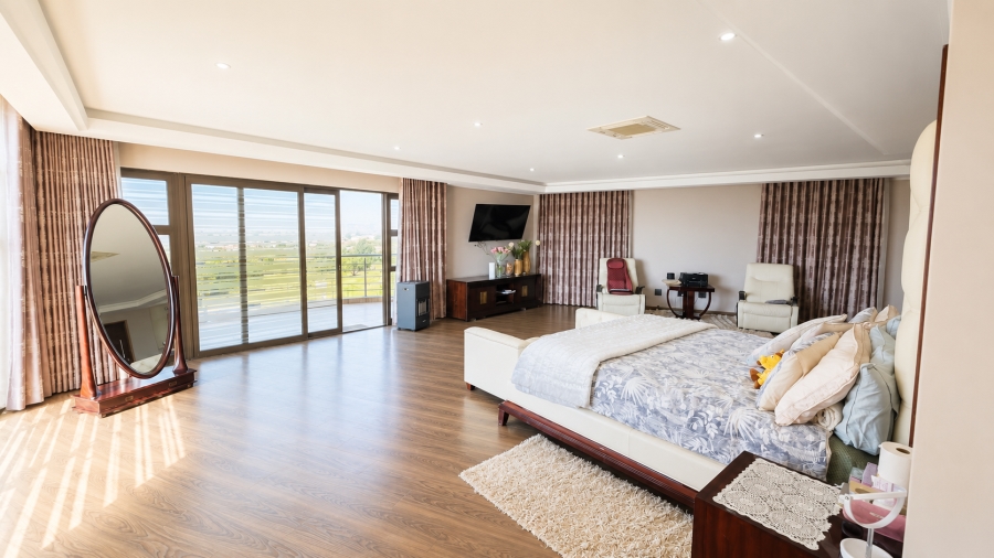 5 Bedroom Property for Sale in Blue Valley Golf Estate Gauteng