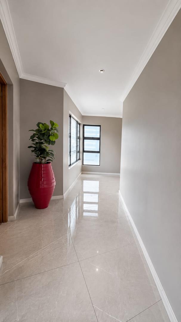 5 Bedroom Property for Sale in Blue Valley Golf Estate Gauteng