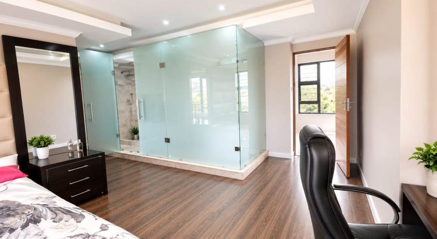 5 Bedroom Property for Sale in Blue Valley Golf Estate Gauteng