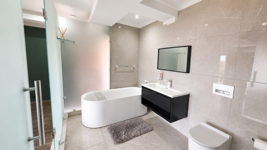 5 Bedroom Property for Sale in Blue Valley Golf Estate Gauteng