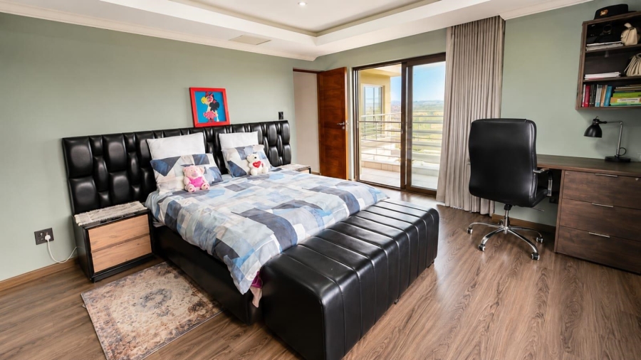 5 Bedroom Property for Sale in Blue Valley Golf Estate Gauteng