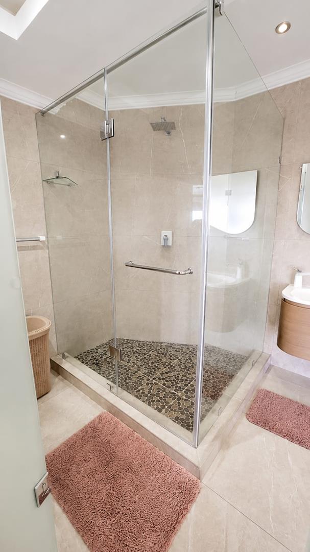 5 Bedroom Property for Sale in Blue Valley Golf Estate Gauteng