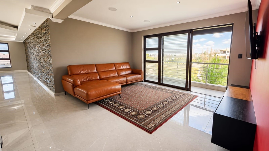5 Bedroom Property for Sale in Blue Valley Golf Estate Gauteng