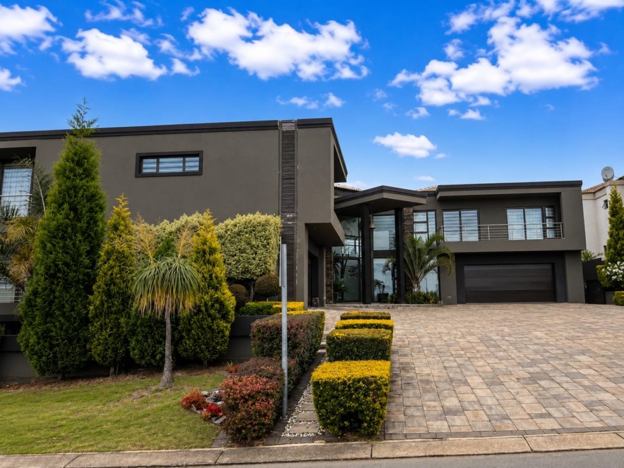 5 Bedroom Property for Sale in Blue Valley Golf Estate Gauteng