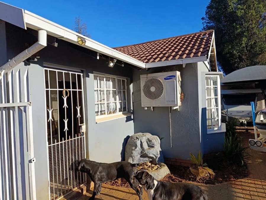 3 Bedroom Property for Sale in Crystal Park Gauteng