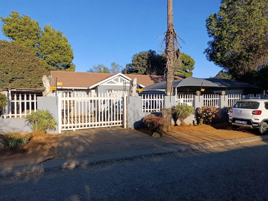 3 Bedroom Property for Sale in Crystal Park Gauteng