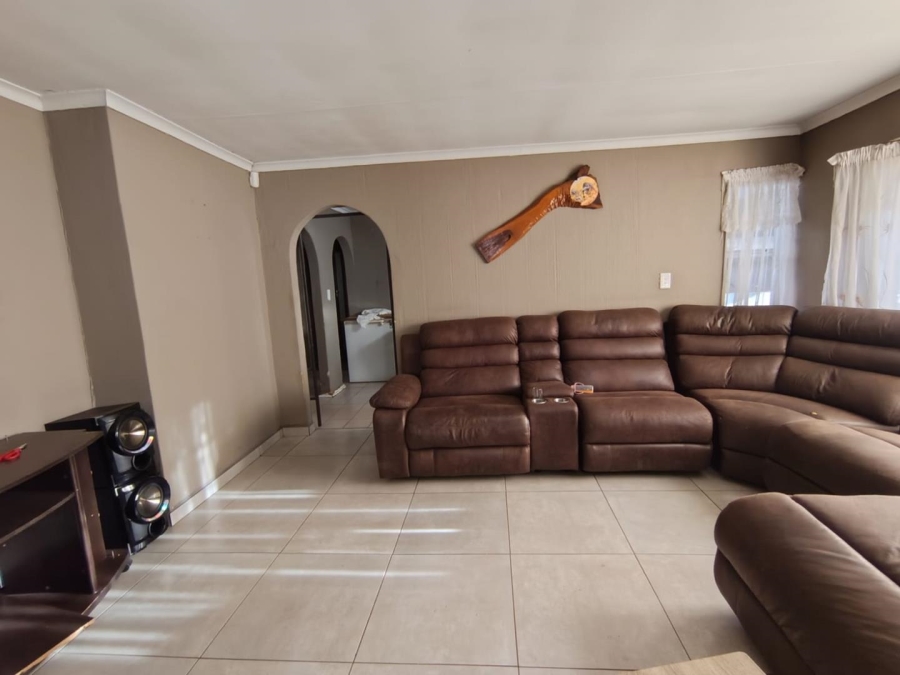 3 Bedroom Property for Sale in Crystal Park Gauteng
