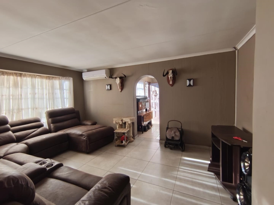 3 Bedroom Property for Sale in Crystal Park Gauteng