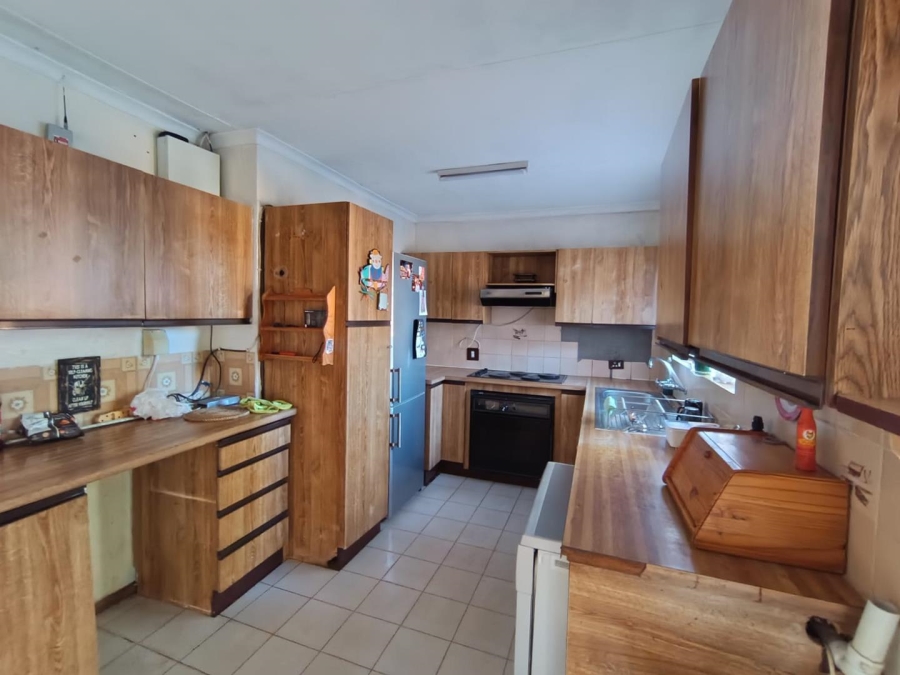 3 Bedroom Property for Sale in Crystal Park Gauteng