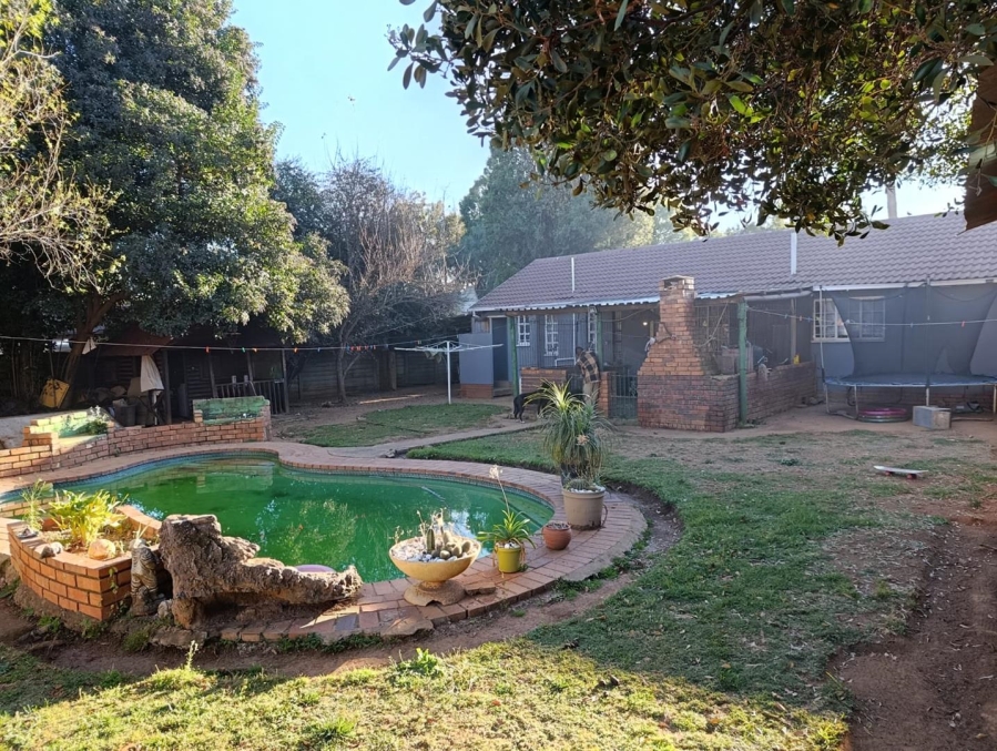 3 Bedroom Property for Sale in Crystal Park Gauteng