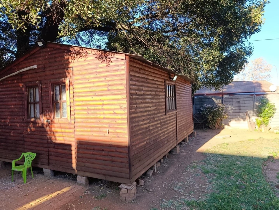 3 Bedroom Property for Sale in Crystal Park Gauteng