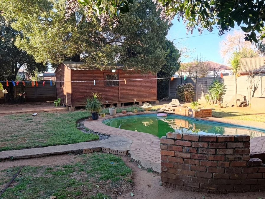 3 Bedroom Property for Sale in Crystal Park Gauteng