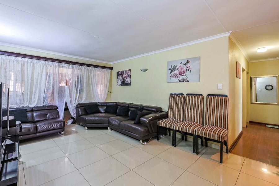 3 Bedroom Property for Sale in Faerie Glen Gauteng