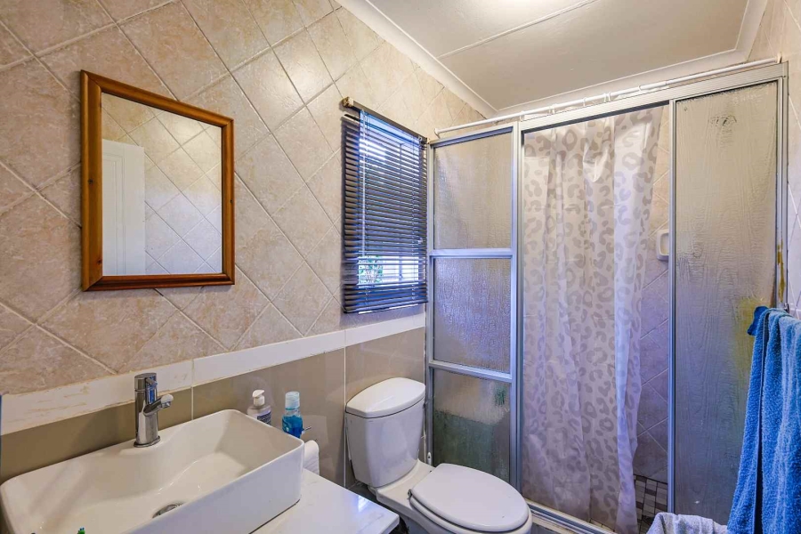 3 Bedroom Property for Sale in Faerie Glen Gauteng