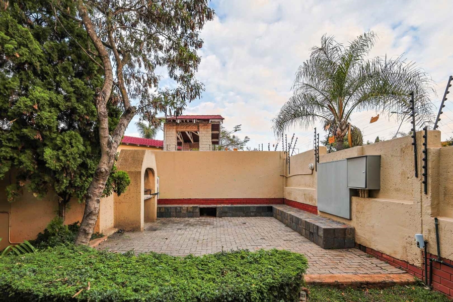 3 Bedroom Property for Sale in Faerie Glen Gauteng