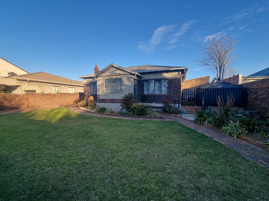 10 Bedroom Property for Sale in The Hill Gauteng