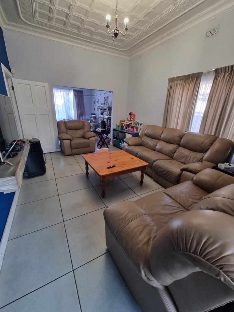 10 Bedroom Property for Sale in The Hill Gauteng