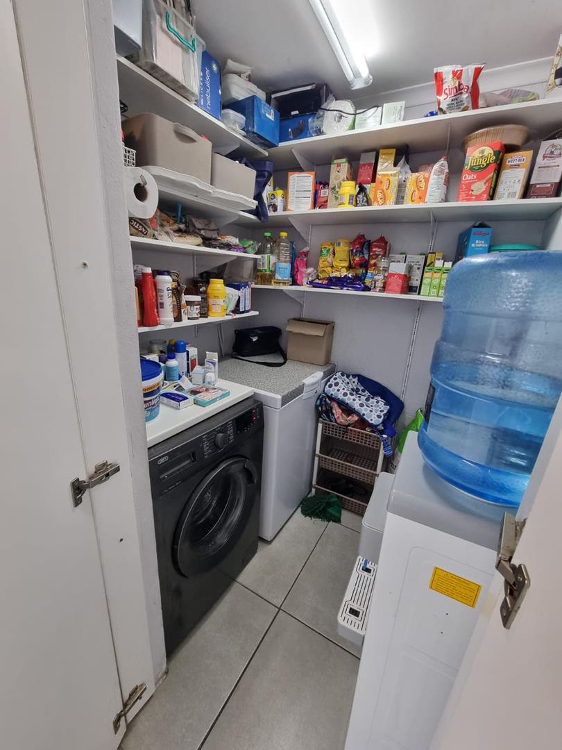 10 Bedroom Property for Sale in The Hill Gauteng
