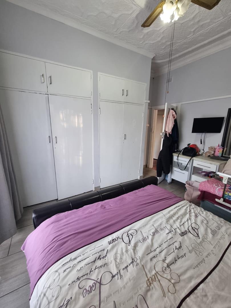 10 Bedroom Property for Sale in The Hill Gauteng