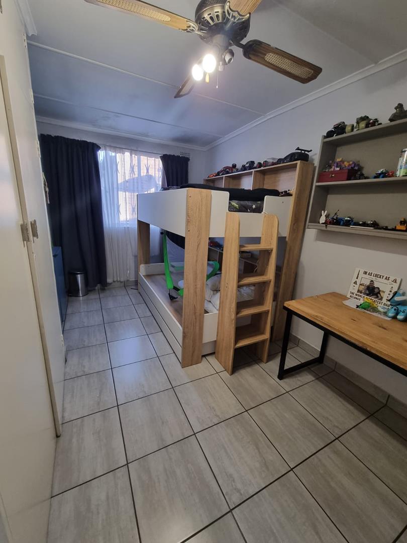 10 Bedroom Property for Sale in The Hill Gauteng