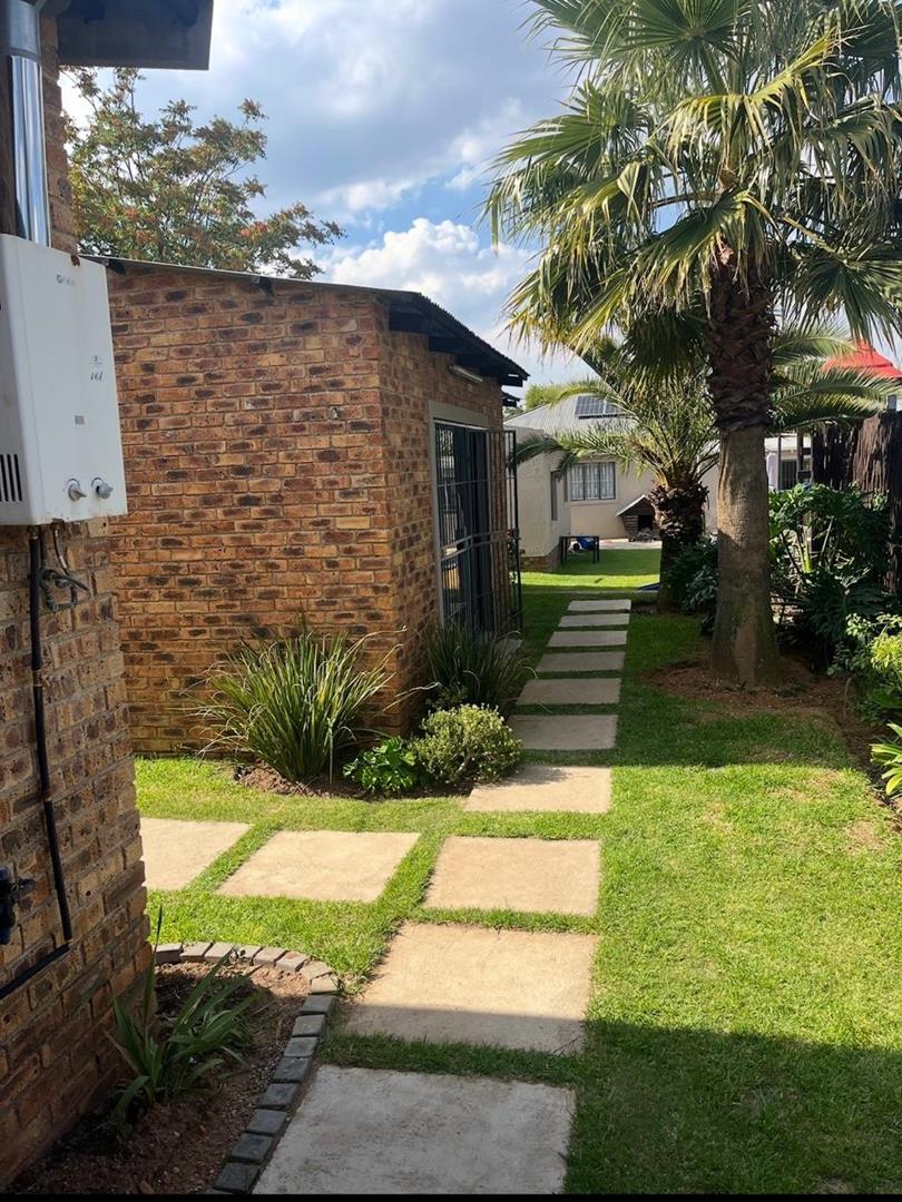 10 Bedroom Property for Sale in The Hill Gauteng