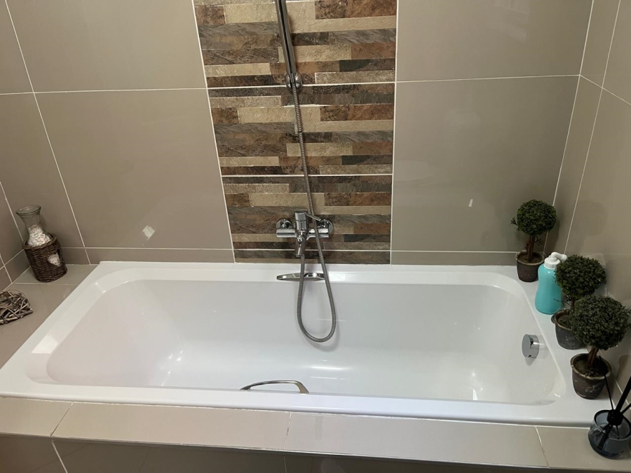 10 Bedroom Property for Sale in The Hill Gauteng