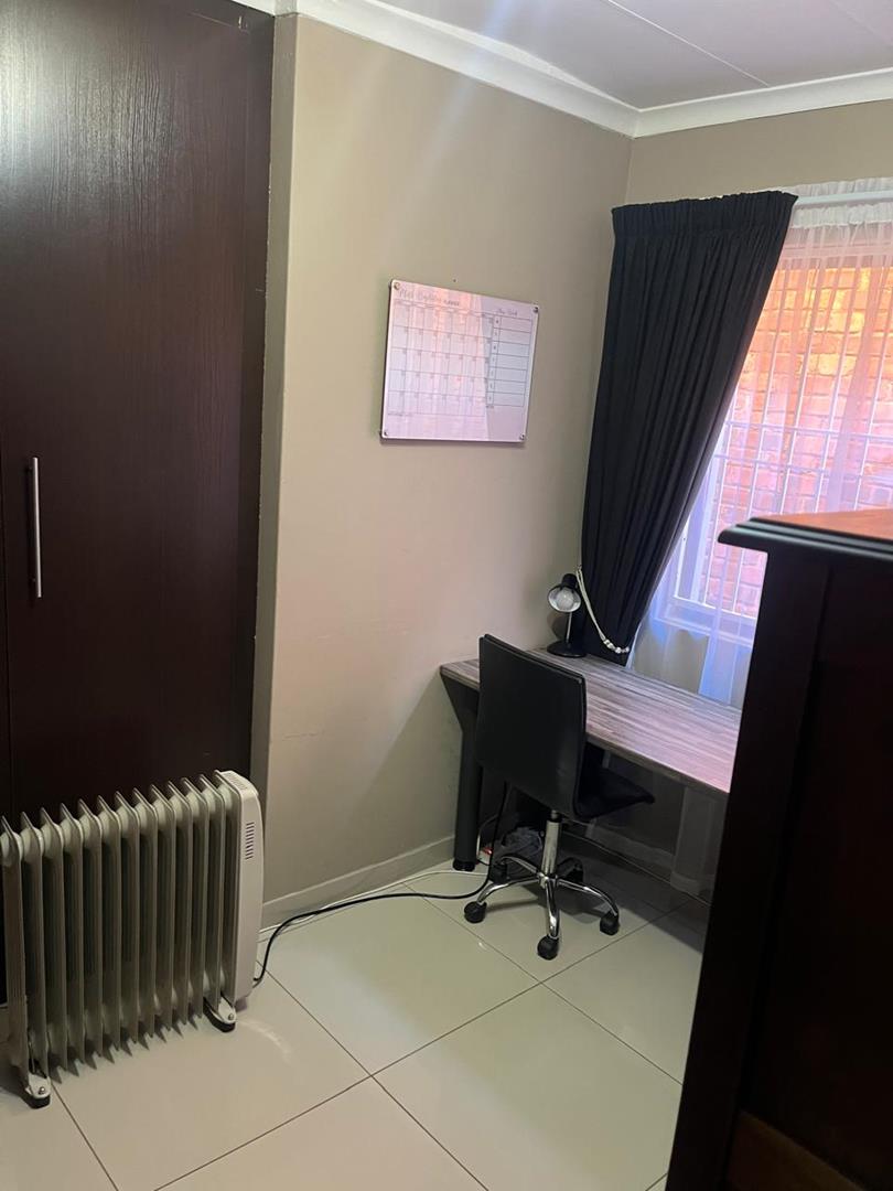 10 Bedroom Property for Sale in The Hill Gauteng
