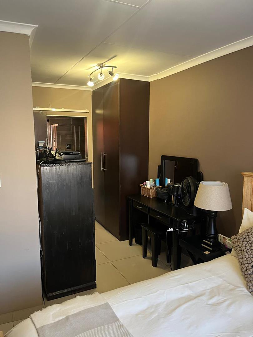 10 Bedroom Property for Sale in The Hill Gauteng
