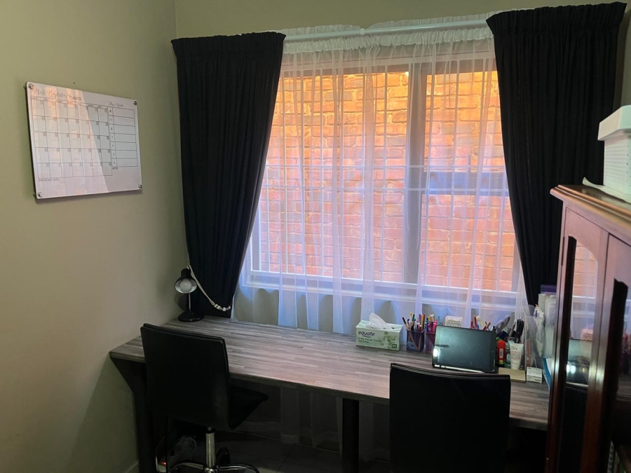 10 Bedroom Property for Sale in The Hill Gauteng