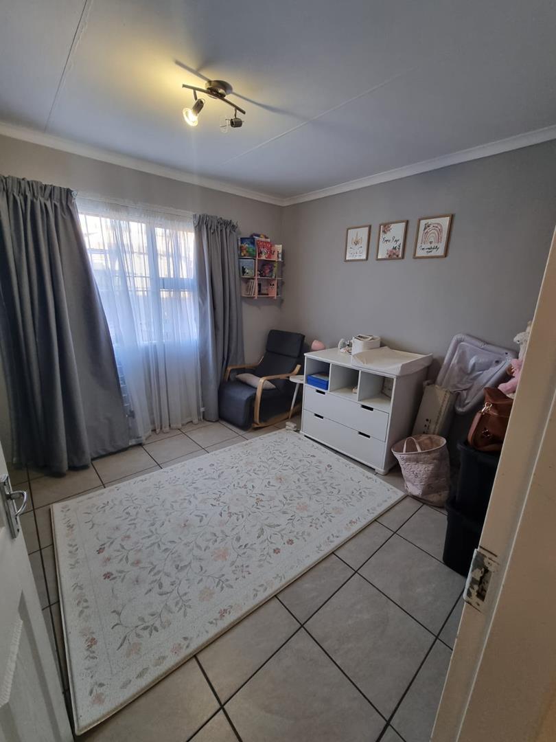 10 Bedroom Property for Sale in The Hill Gauteng