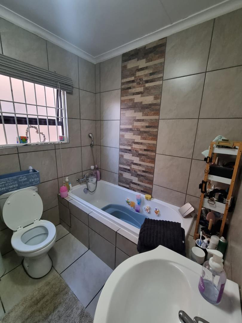 10 Bedroom Property for Sale in The Hill Gauteng