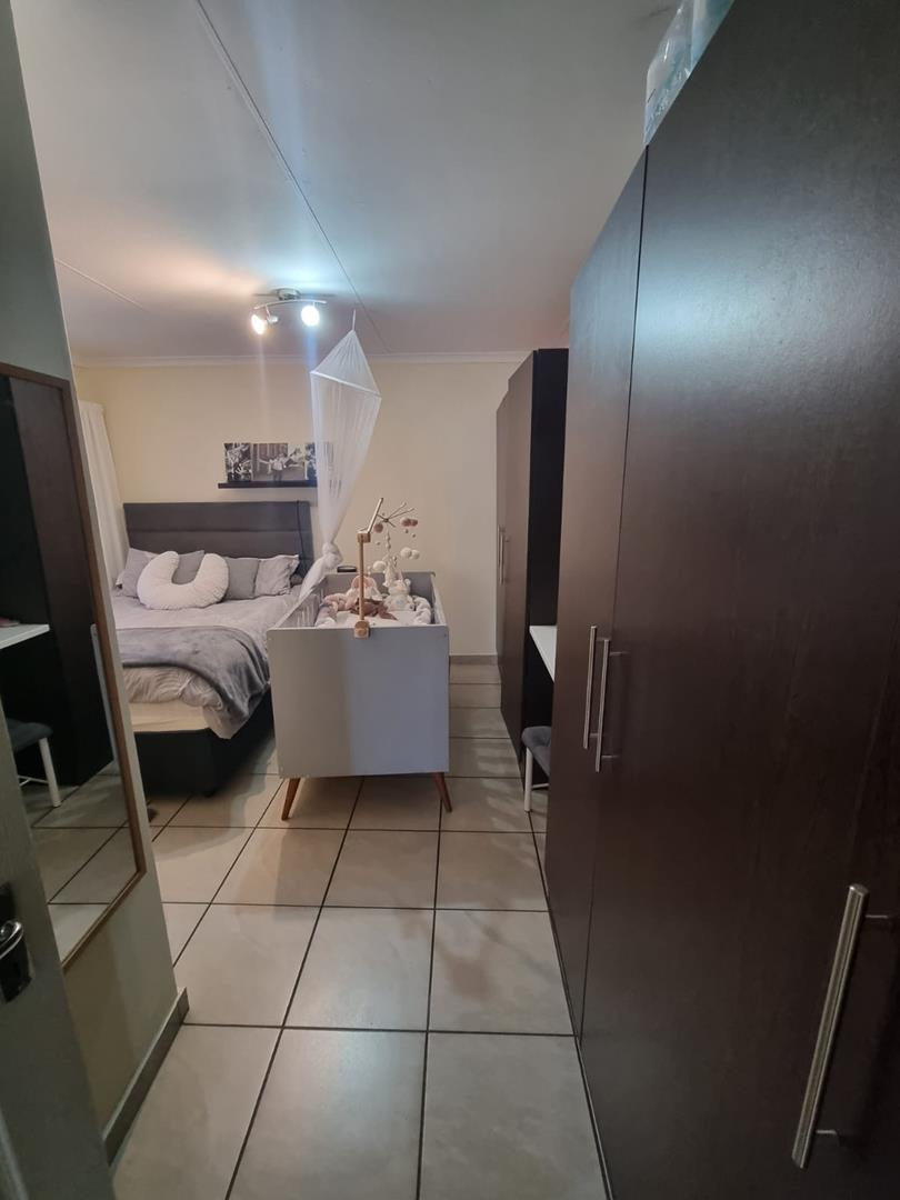 10 Bedroom Property for Sale in The Hill Gauteng