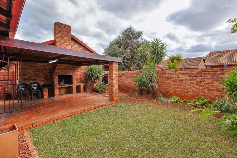 2 Bedroom Property for Sale in Meyerspark Gauteng