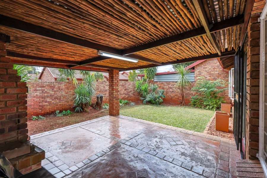 2 Bedroom Property for Sale in Meyerspark Gauteng