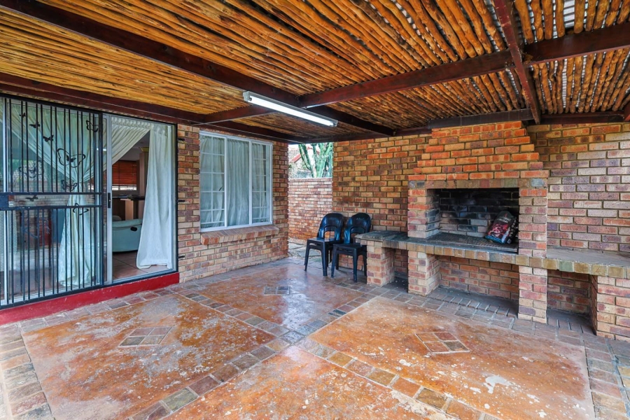 2 Bedroom Property for Sale in Meyerspark Gauteng