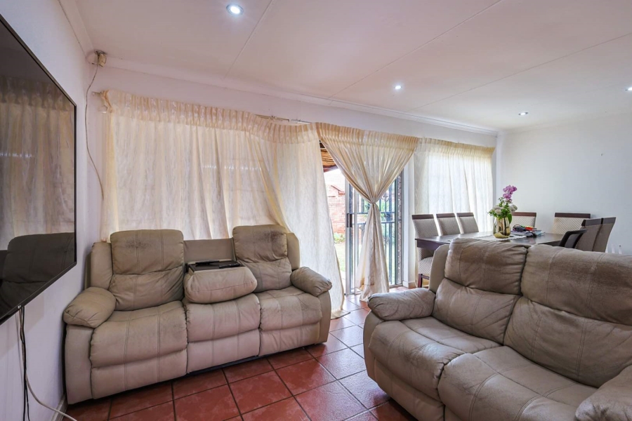 2 Bedroom Property for Sale in Meyerspark Gauteng