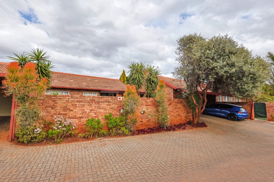 2 Bedroom Property for Sale in Meyerspark Gauteng
