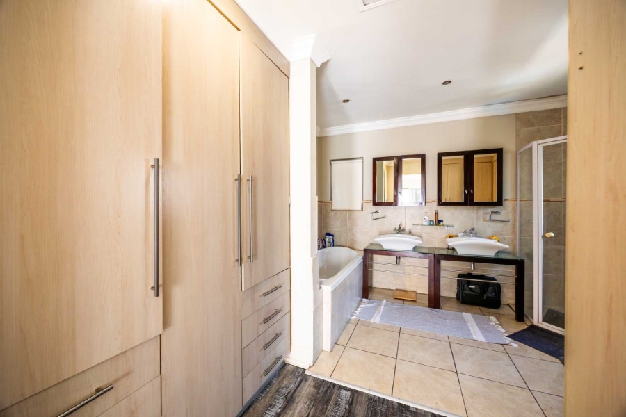 4 Bedroom Property for Sale in Six Fountains Residential Estate Gauteng