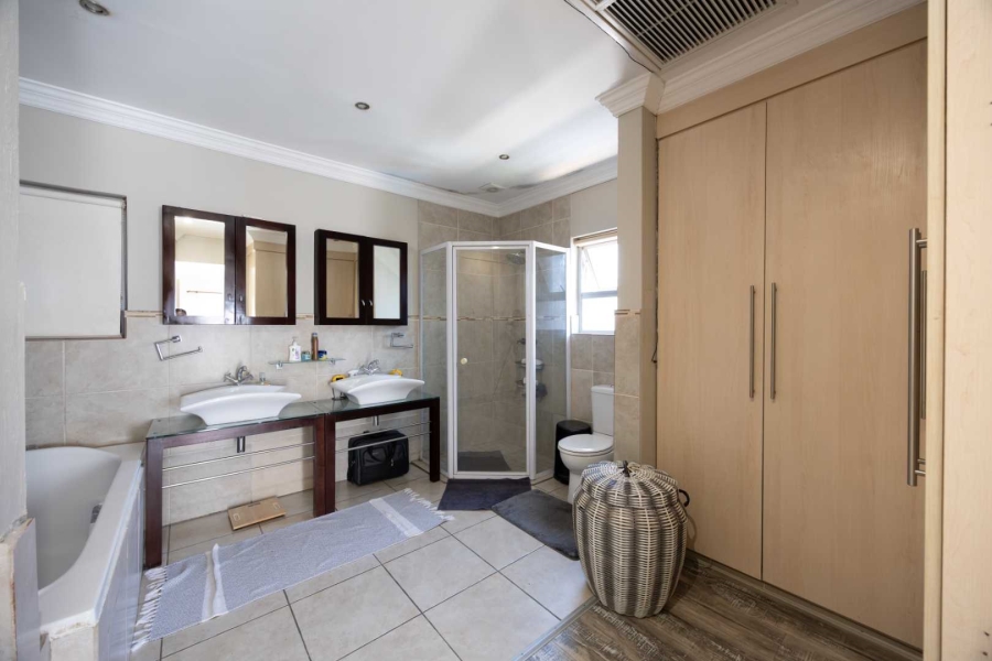 4 Bedroom Property for Sale in Six Fountains Residential Estate Gauteng