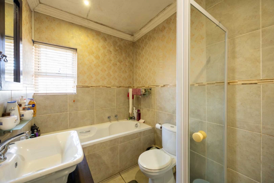 4 Bedroom Property for Sale in Six Fountains Residential Estate Gauteng