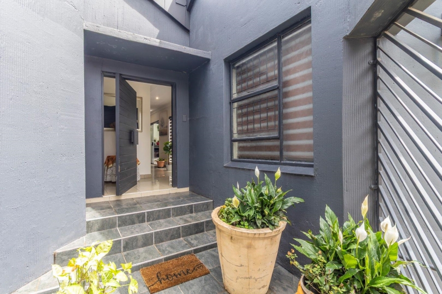 4 Bedroom Property for Sale in Little Falls Gauteng