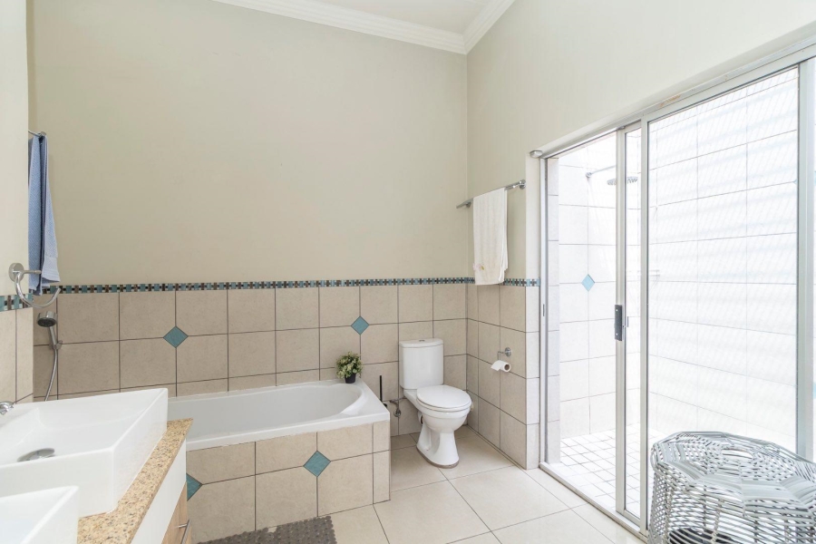 4 Bedroom Property for Sale in Little Falls Gauteng