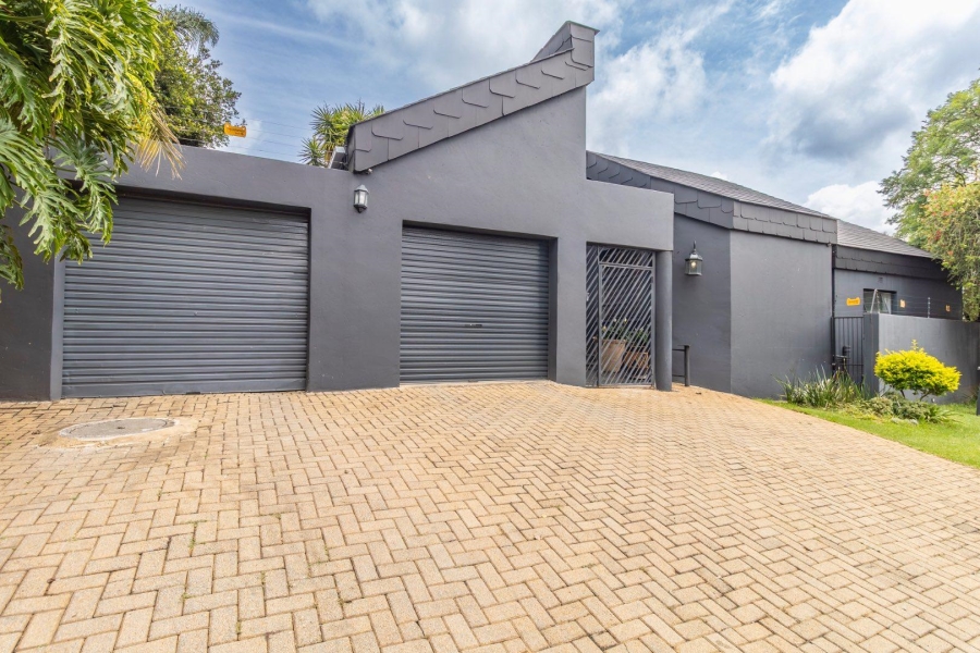 4 Bedroom Property for Sale in Little Falls Gauteng