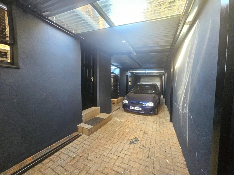 4 Bedroom Property for Sale in Little Falls Gauteng