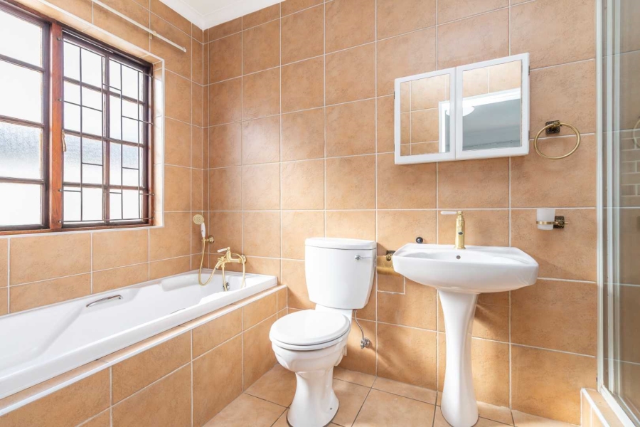 5 Bedroom Property for Sale in Barbeque Downs Gauteng